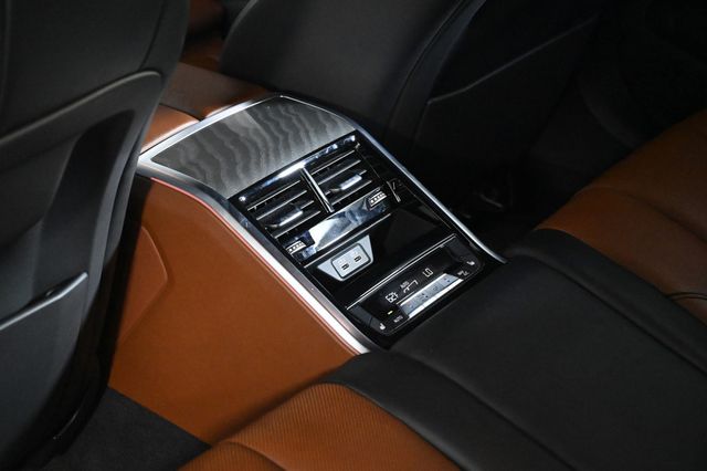 2021 BMW 8 Series 840 - 23004998 - 17
