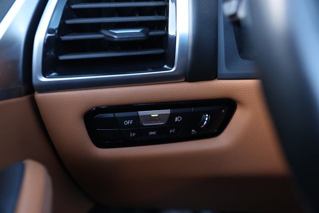 2021 BMW 8 Series 840i Convertible - 22985807 - 52