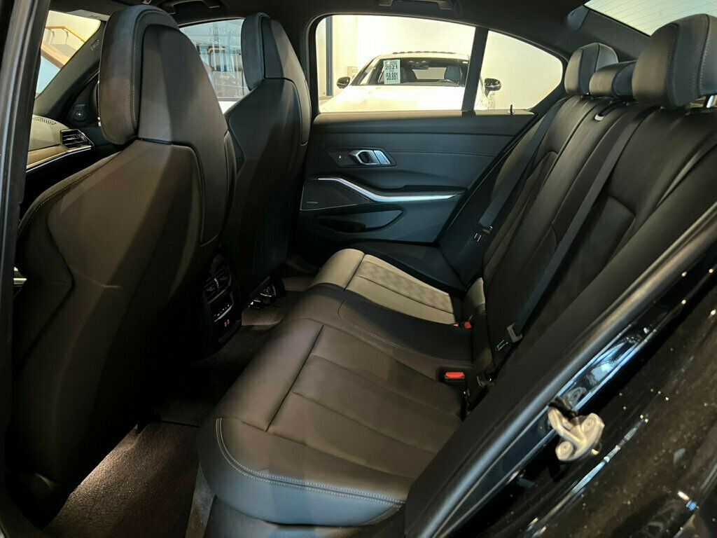 2021 BMW M3 ExecutivePkg/6speedManual/HeadUpDisplay/HtdSeats/HtdSteerWheels - 22924510 - 23