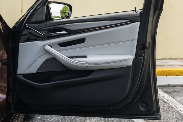 2021 BMW M5 Sedan - 22944527 - 31