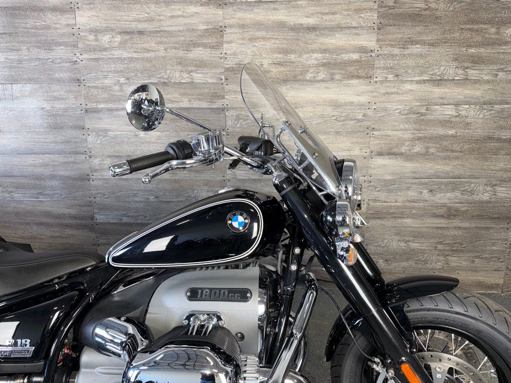 2021 BMW R 18 Classic SUPER CLEAN! - 23060436 - 3