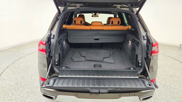 2021 BMW X5 sDrive40i SAV w/ Executive Pkg 2 and Driving Assist Pro Package - 23030969 - 22