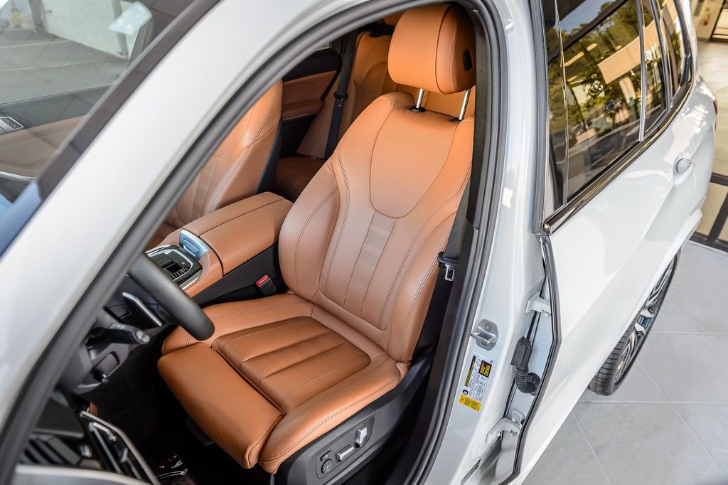 2021 BMW X5 X5 40i sDRIVE - M SPORT - BEST COLORS - NAV - PANO - MUST SEE - 22915190 - 36