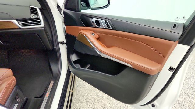 2021 BMW X5 xDrive40i SAV w/ Vernasca Leather, Convenience & Parking Assist - 23079108 - 24