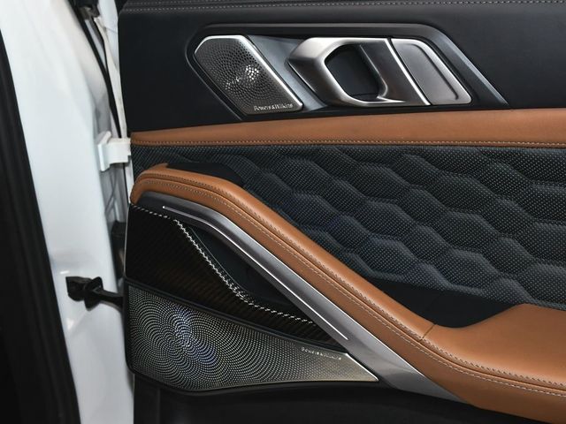 2021 BMW X6 M Base - 23030608 - 15