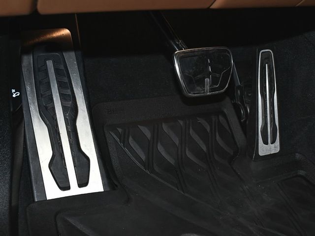 2021 BMW X6 M Base - 23030608 - 21