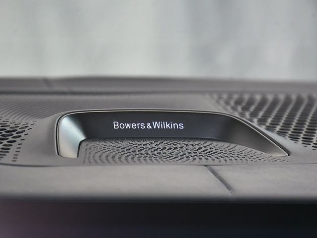 2021 BMW X6 M Base - 23030608 - 39