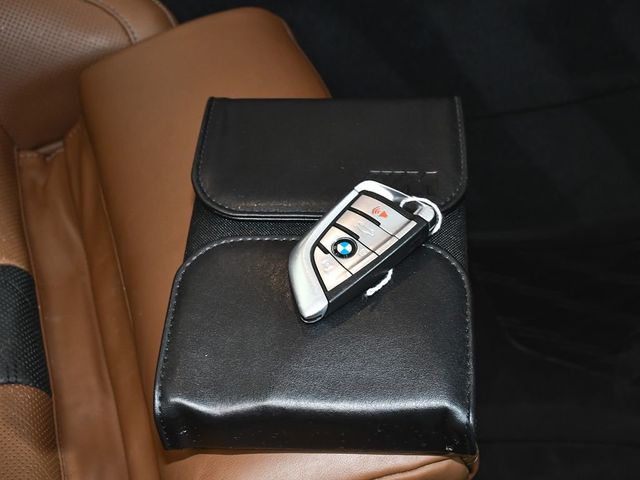 2021 BMW X6 M Base - 23030608 - 66