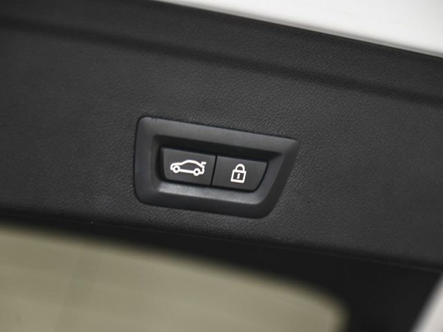 2021 BMW X6 M Base - 23041921 - 39