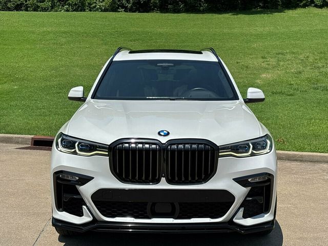 2021 BMW X7 M50i's photo