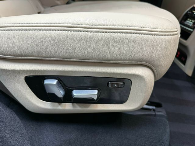 2021 BMW X7 Heated&Cooled Massaging Seats/Premium 2 Pkg/Heads Up Display - 23058711 - 32