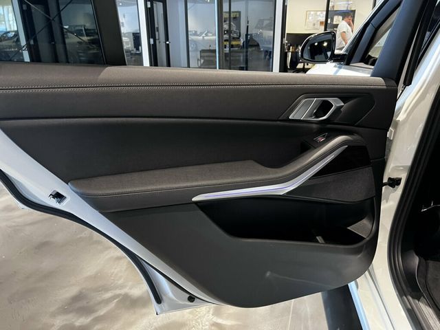 2021 BMW X7 LocalTrade/AWD/HtdSeats/PanoRoof/21"Wheels/AirSuspension/Carplay - 23031102 - 16