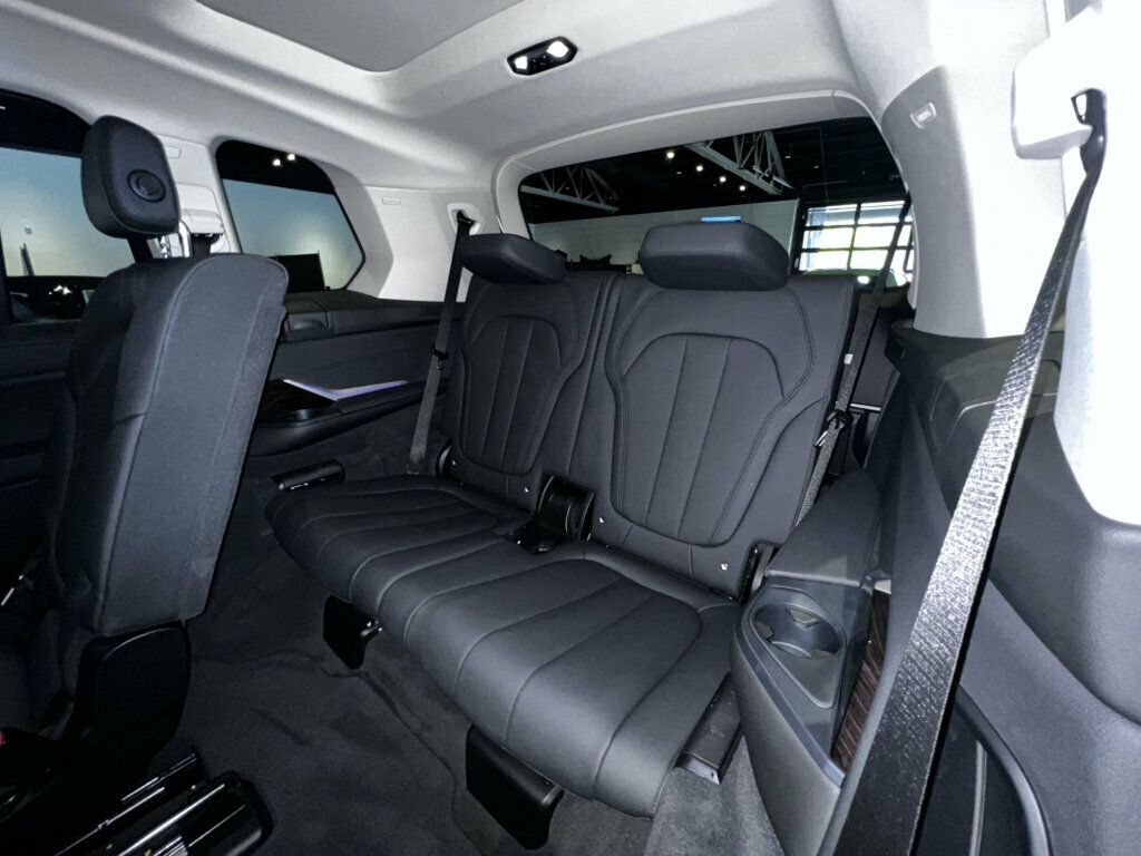 2021 BMW X7 LocalTrade/AWD/HtdSeats/PanoRoof/21"Wheels/AirSuspension/Carplay - 23031102 - 19