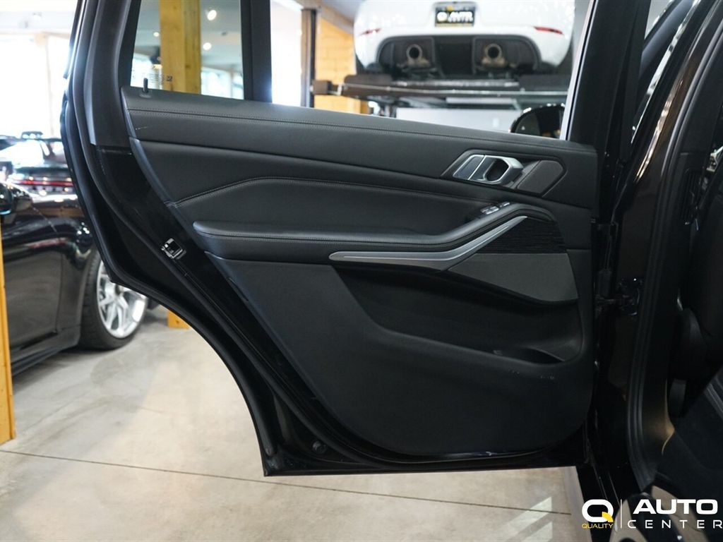 2021 BMW X7 M50i Sports Activity Vehicle - 23072332 - 31