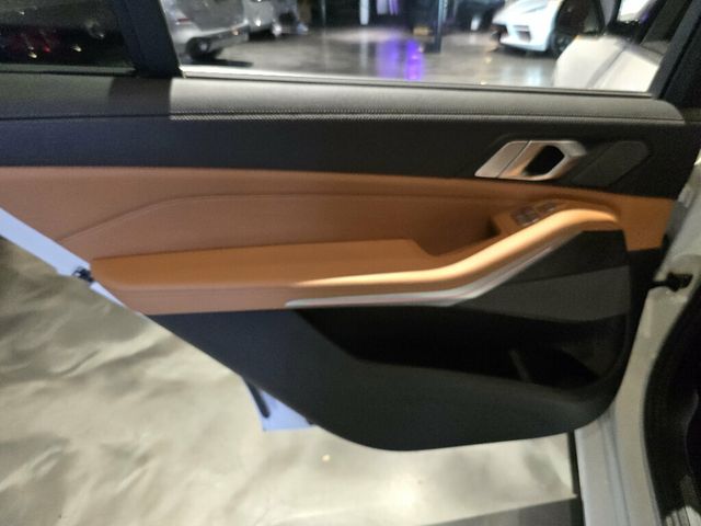 2021 BMW X7 xDrive40i/PremiumPkg/LiveCockpit/HarmanKardonSoundSystem - 23075476 - 21