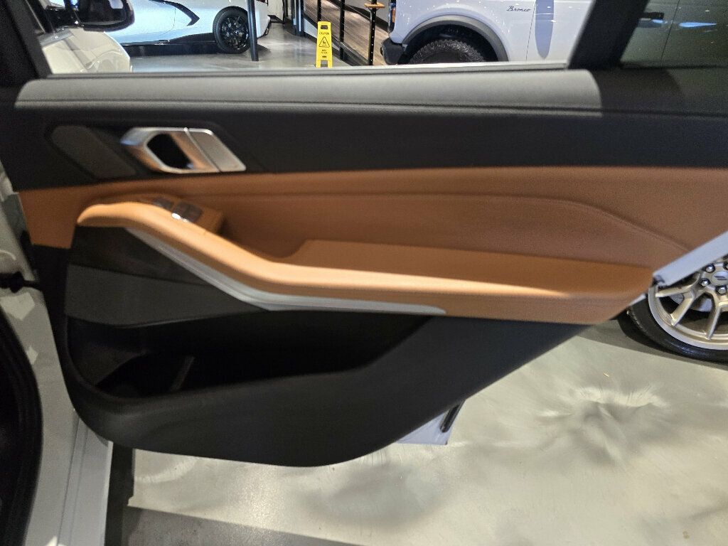 2021 BMW X7 xDrive40i/PremiumPkg/LiveCockpit/HarmanKardonSoundSystem - 23075476 - 30