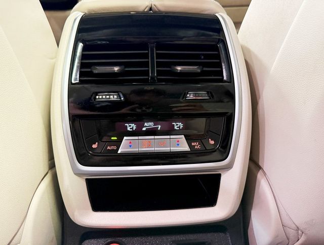 2021 BMW X7 xDrive40i Sports Activity Vehicle - 22874801 - 39