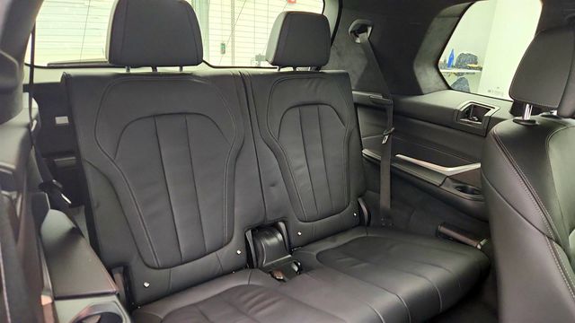 2021 BMW X7 xDrive40i with Driving Assistance Pro. & Luxury Seating Packages - 22965637 - 22
