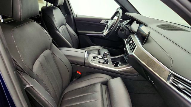 2021 BMW X7 xDrive40i with Driving Assistance Pro. & Luxury Seating Packages - 22965637 - 23