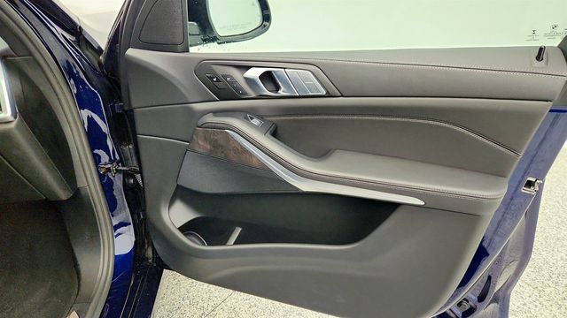 2021 BMW X7 xDrive40i with Driving Assistance Pro. & Luxury Seating Packages - 22965637 - 25
