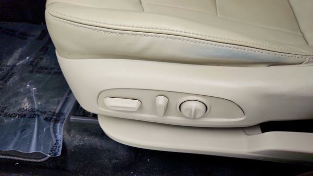 2021 Buick Enclave AWD 4dr Essence w/ Sound & Sites Pkg + Trailering Pkg - 23010077 - 11