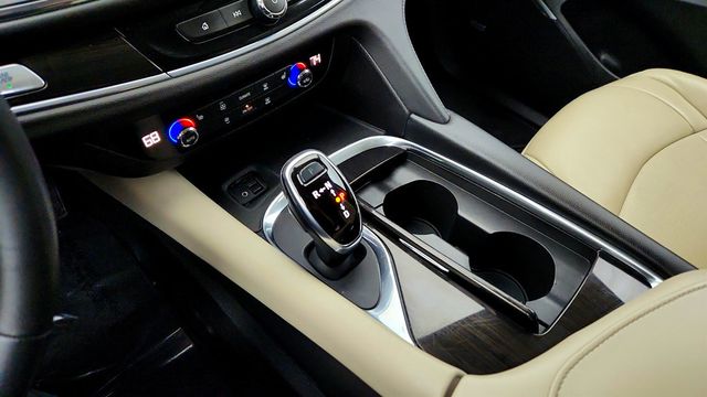 2021 Buick Enclave AWD 4dr Essence w/ Sound & Sites Pkg + Trailering Pkg - 23010077 - 16