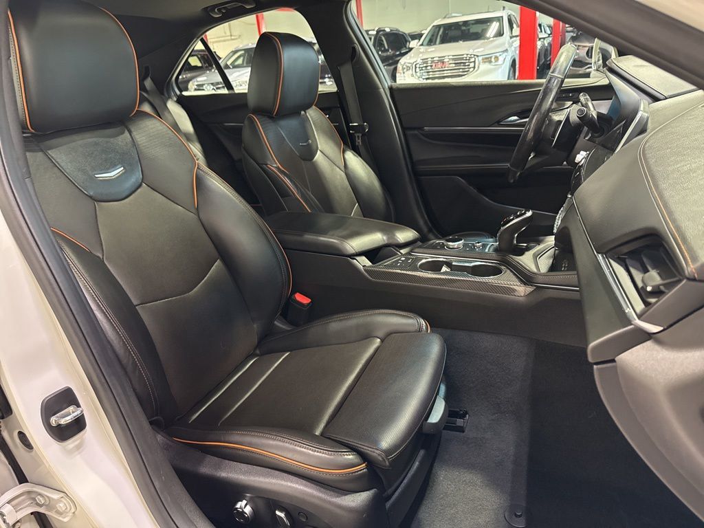 2021 Cadillac CT4 4dr Sedan V-Series - 23004360 - 42