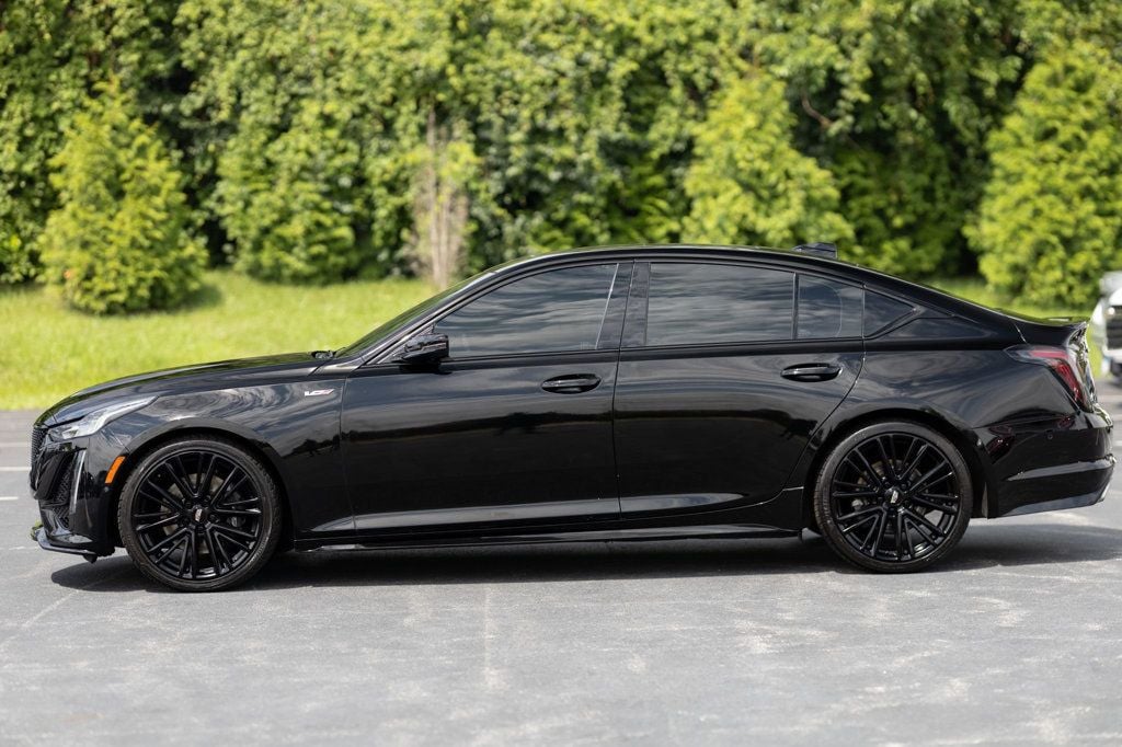 2021 Cadillac CT5 V photo 3