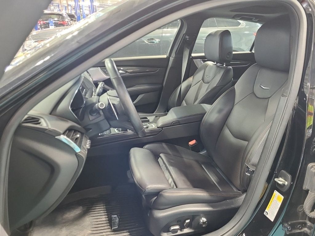 2021 Cadillac CT5 V photo 3