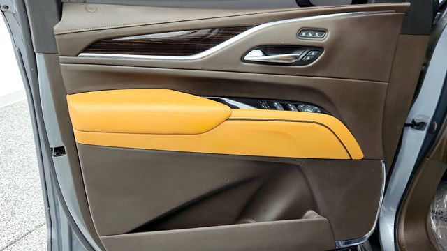 2021 Cadillac Escalade 4dr Sport with Driver Assist Tech Pkg, Full Leather Seats & RES - 22969683 - 10