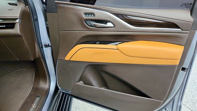 2021 Cadillac Escalade 4dr Sport with Driver Assist Tech Pkg, Full Leather Seats & RES - 22969683 - 30