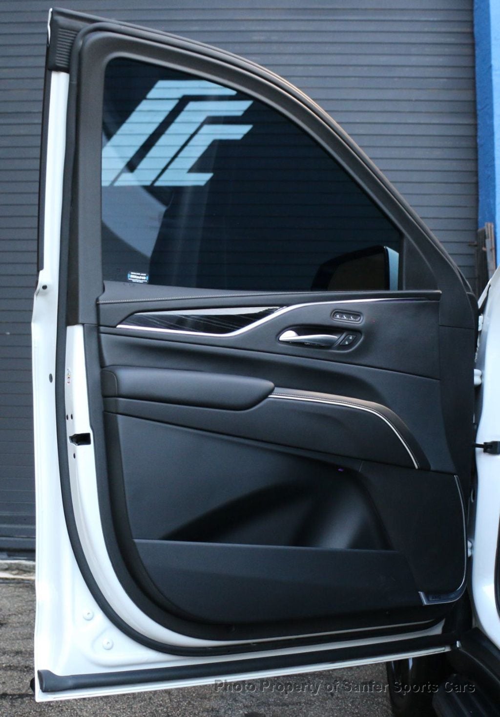 2021 Cadillac Escalade 4WD 4dr Sport - 22985921 - 18