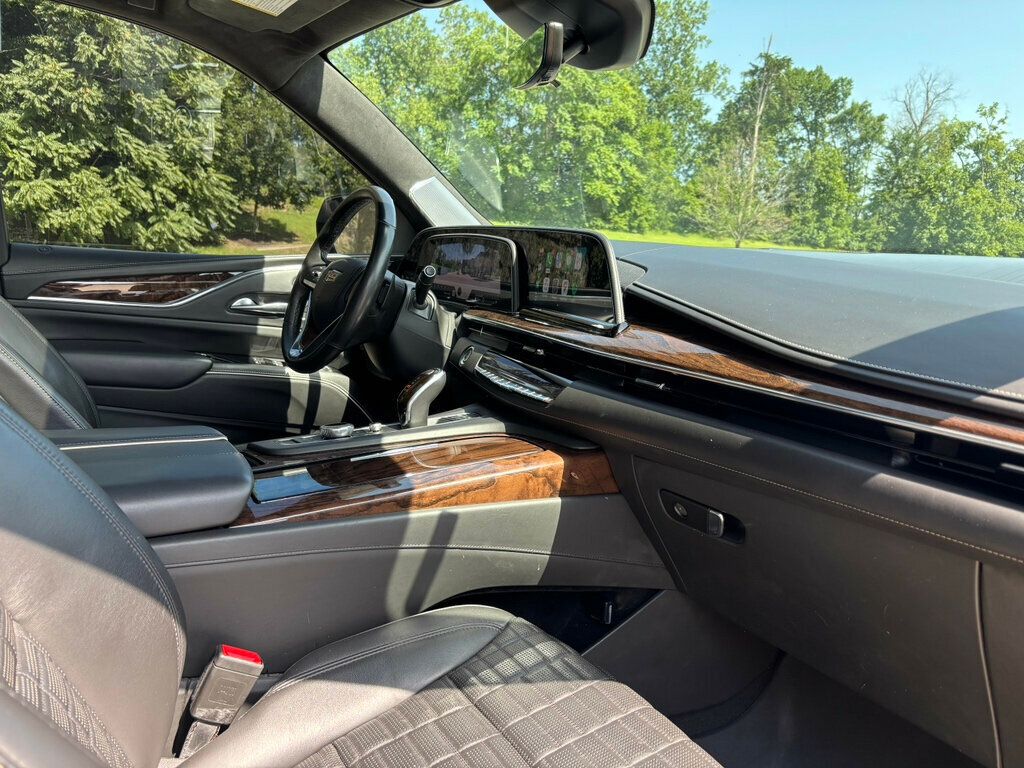 2021 Cadillac Escalade ESV Sport Platinum photo 4