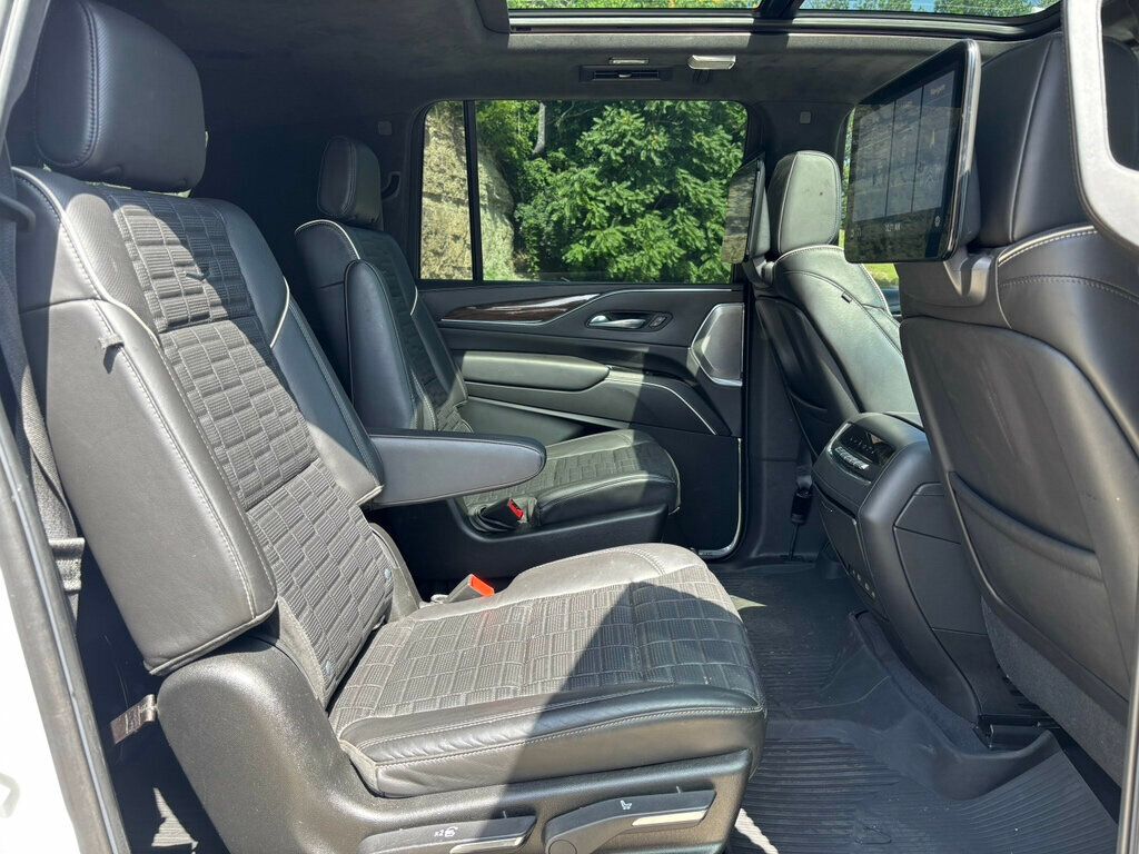 2021 Cadillac Escalade ESV Sport Platinum photo 12