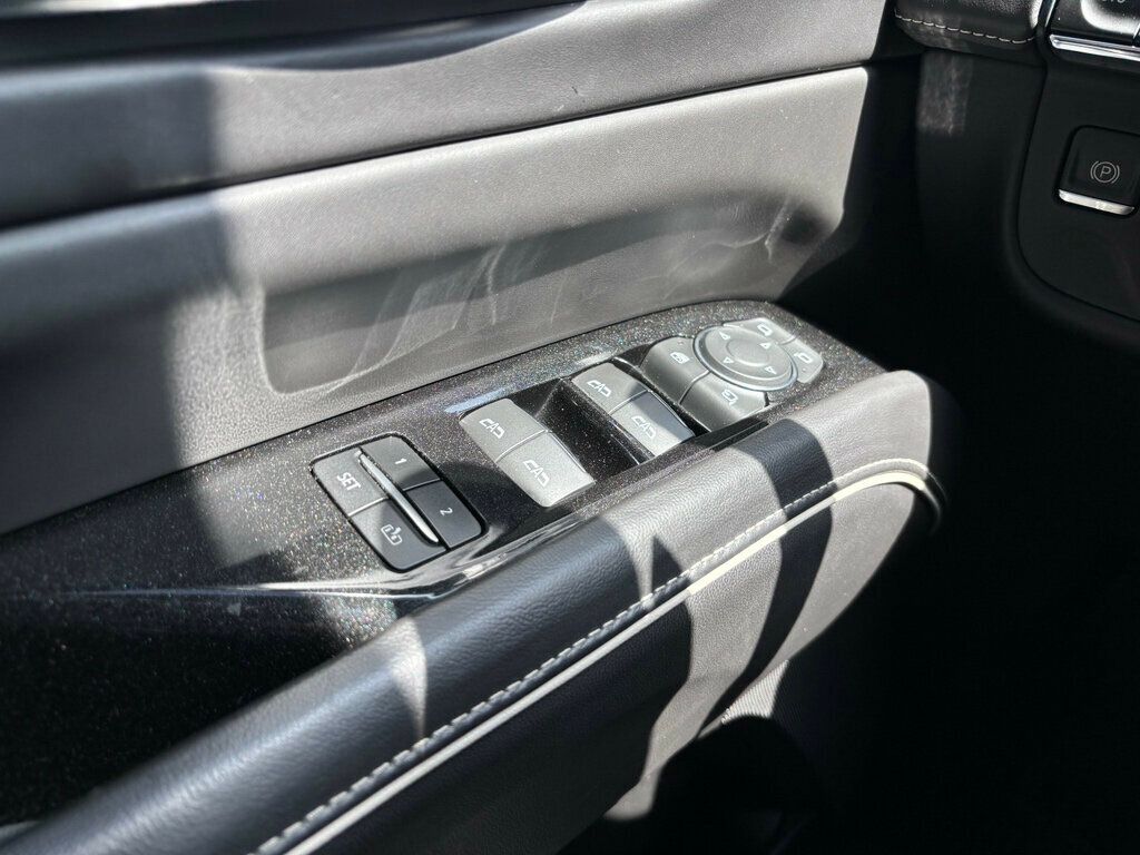 2021 Cadillac Escalade ESV Sport Platinum photo 25