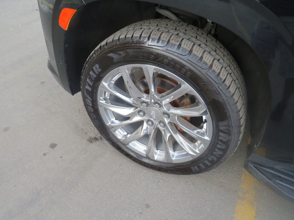 Cadillac Escalade ESV photo 11