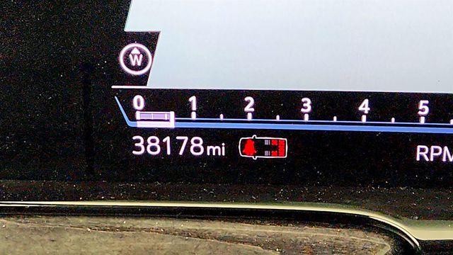 2021 Cadillac Escalade ESV 4WD 4dr Premium Luxury w/ 22'' Wheels & Big, Curved OLED Display - 22994954 - 15