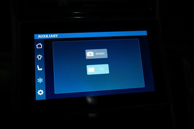 2021 Cadillac Escalade ESV Escalade-ESV-Sport/CEO-Build/40"LCD-FlatScreen/CaptainSeating - 23068320 - 27