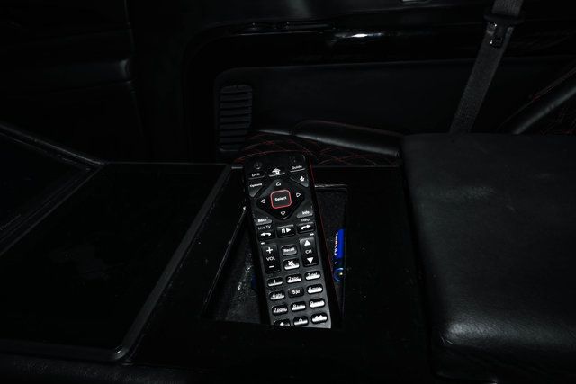 2021 Cadillac Escalade ESV Escalade-ESV-Sport/CEO-Build/40"LCD-FlatScreen/CaptainSeating - 23068320 - 32