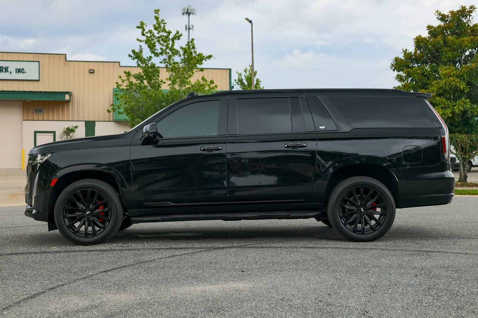 2021 Cadillac Escalade ESV Premium Luxury Sport photo 2
