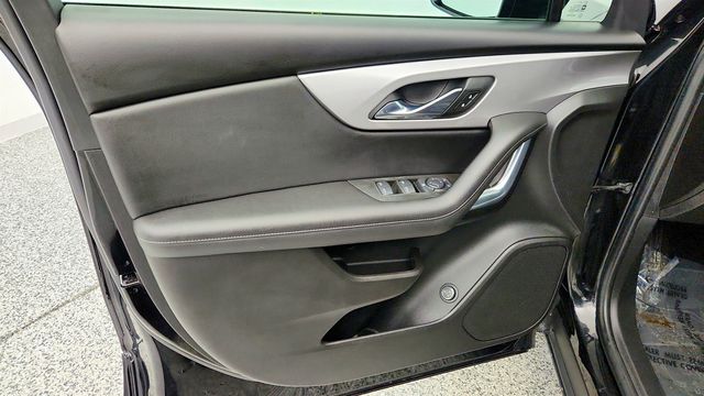 2021 Chevrolet Blazer 4dr 3LT Leather with 20'' Wheels, Pano Sunroof & Upgraded Engine - 22977758 - 9