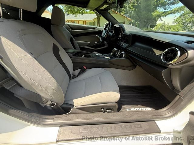 2021 Chevrolet Camaro 2dr Convertible 1LT - 23038886 - 20