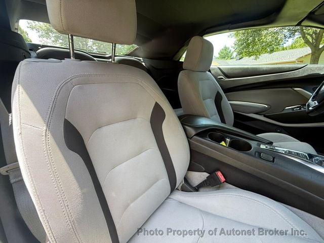2021 Chevrolet Camaro 2dr Convertible 1LT - 23038886 - 22