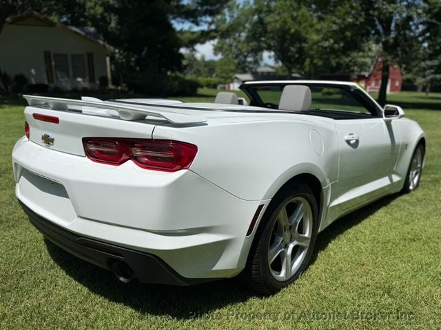 2021 Chevrolet Camaro 2dr Convertible 1LT - 23038886 - 32