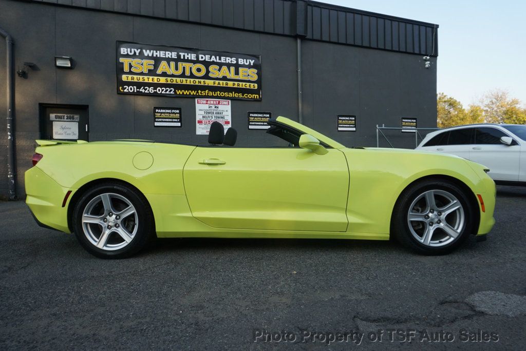 2021 Chevrolet Camaro 2dr Convertible 1LT - 23095031 - 9