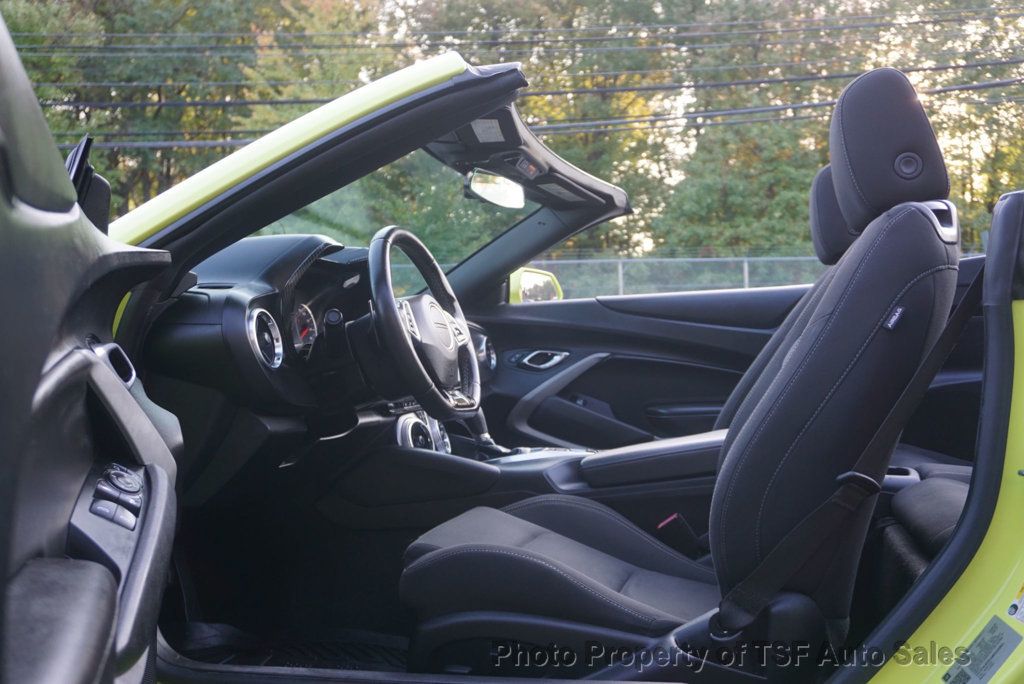 2021 Chevrolet Camaro 2dr Convertible 1LT - 23095031 - 11