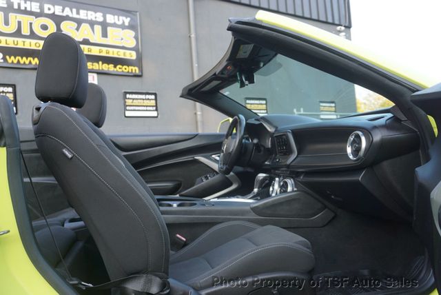 2021 Chevrolet Camaro 2dr Convertible 1LT - 23095031 - 12
