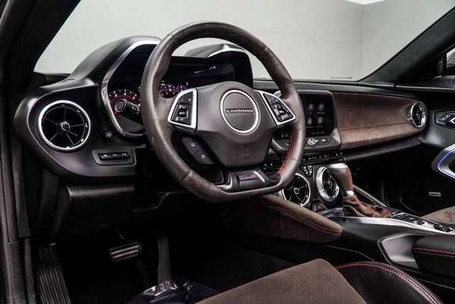 2021 Chevrolet Camaro 2dr Convertible ZL1 - 22942175 - 4