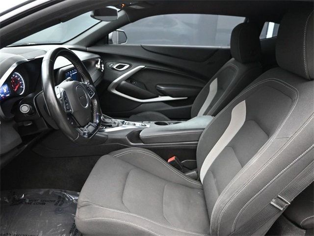 2021 Chevrolet Camaro 1LS photo 4