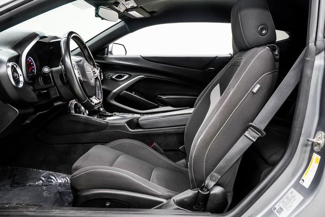 2021 Chevrolet Camaro 2dr Coupe 1LT - 22990785 - 36